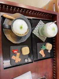 【京都🏵️嵐山】お花を浮かべる足湯カフェで癒される♡