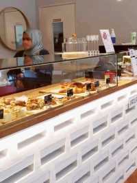 The Cat Who Bakes Cafe