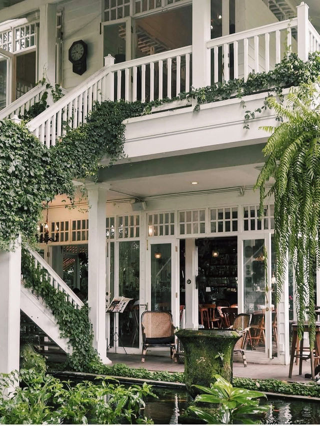 Chivit Thamma Da Coffee House, Bistro & Bar