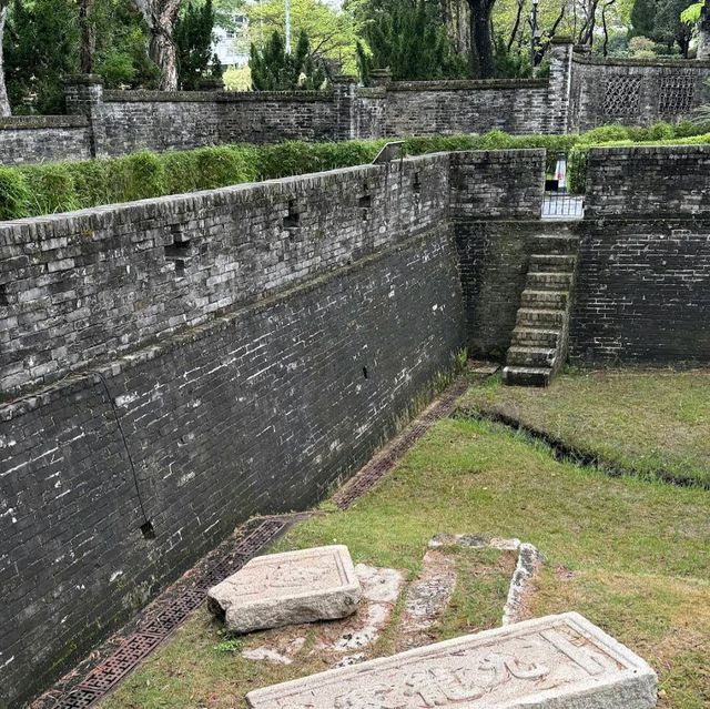 九龍寨城公園（Kowloon Walled City Park）
