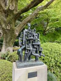 A Day of Art & Blossoms in Meguro – Garden Views & Golden Moments