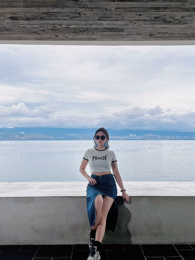 3 Minutes, 1 Window, Infinite Views The most photogenic 3 minutes of my trip! [⏳🪟🌊
