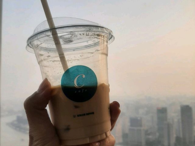 상하이 타워 대신 도운 서점 커피숍은 어떨까요?