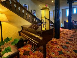 El Tovar Hotel – Grand Canyon’s Timeless EscapeWhere iconic views meet historic flavors
