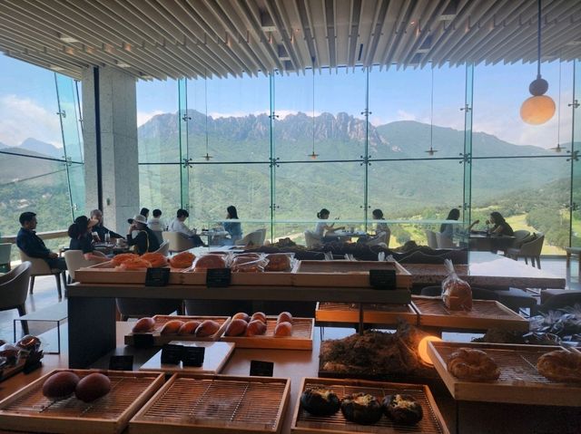 울산바위를 가까이서 볼 수 있는 카페
