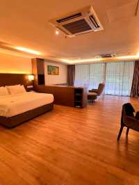 “Bella Vista Waterfront Resort: A Seaside Sanctuary with Panoramic Views in Kuah”