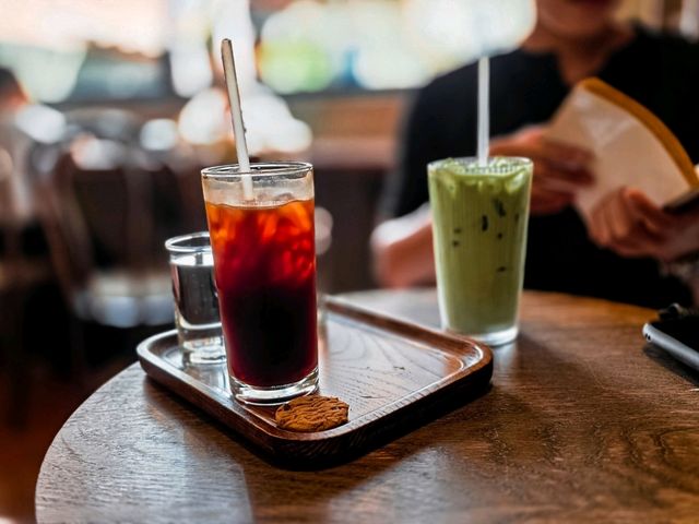 Hidden gem for coffee lovers & bookworms ☕📚
