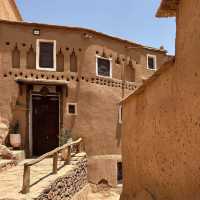 🏰✨ Ksar Ait Benhaddou: Morocco’s Iconic Desert Fortress & Hollywood Star