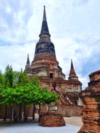 歴史の中にタイムスリップ！ワット・ヤイ・チャイ・モンコンで勝利のエネルギーを感じてみよう 🇹🇭🛕✨