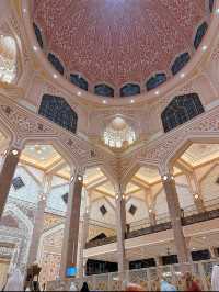 A Touch of Pink, A Moment of Peace – Putrajaya’s Iconic Gem