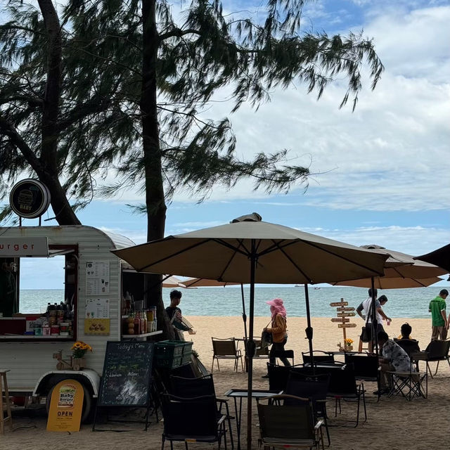 หาดแหลมเจริญ