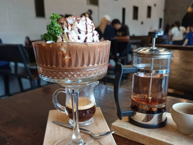 Way coffee คาเฟ่ที่นั่งเยอะ ขนมอร่อย ราคาไม่แพง