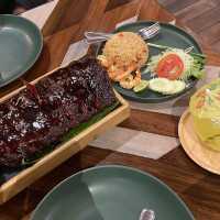 Tree Monkeys Restaurant 