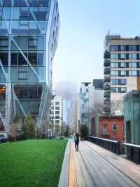 It’s an amazing place to escape the buzzing city for a while and enjoy a stroll through the green