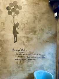 The cafe Cen'áele