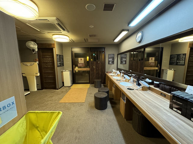 🏨 Soak, Slurp, and Sleep: Why Dormy Inn Hakata Gion Is Our Go-To Hotel in Japan