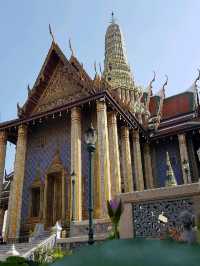 "Exploring Bangkok's Crown Jewel: The Grand Palace & Emerald Buddha"