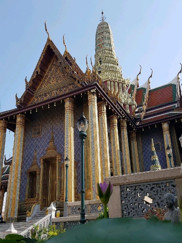 "Exploring Bangkok's Crown Jewel: The Grand Palace & Emerald Buddha"
