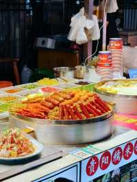 A lively street food paradise in Yiwu (But watch your step! 😭)