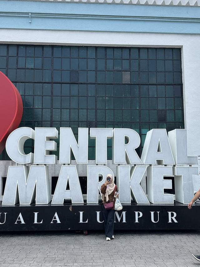 Accidentally Became an Art Collector at Pasar Seni
