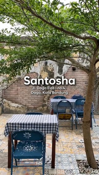 Santosha Cafe Bandung