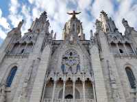Barcelona: Gaudí and the Luminous Wonder of Sagrada Família! 🇪🇸✨