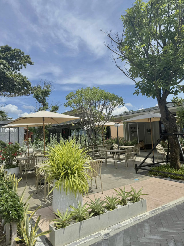 VELLA Beach Bar & Bistro