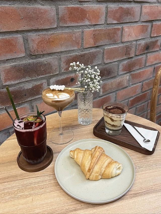 Woop Woop Cafe & Bistro