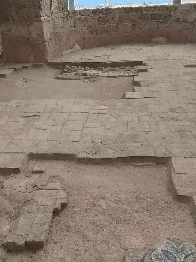 天空の図書館と劇場、ペルガモン遺跡で古代ギリシャの知と美に触れる旅。 