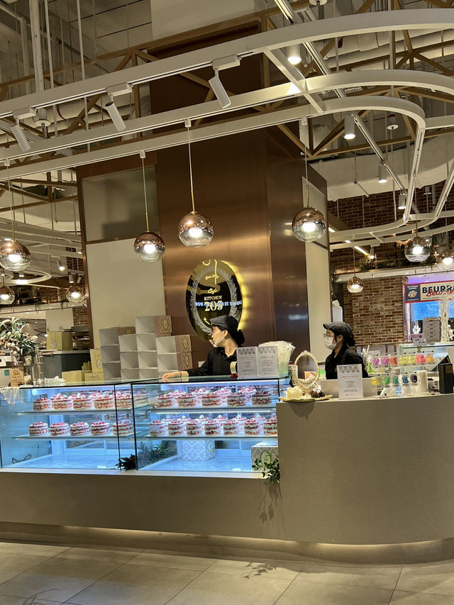 롯데 몰 푸드코트,취향대로 먹어요