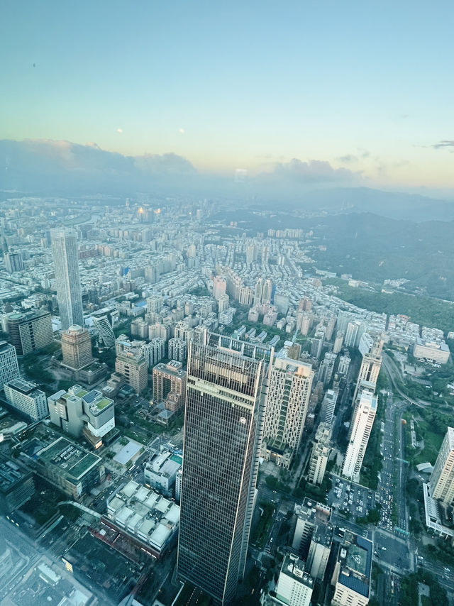 🏙️ Taipei 101 – Sky High in Daylight & Sunset