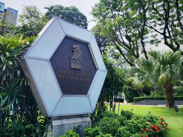 Skyline, Serenity & 4,200 Artworks – My Iconic Stay at The Ritz-Carlton, Millenia Singapore