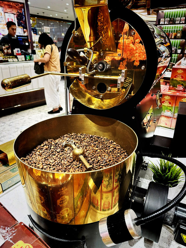 Last Sip Before Takeoff – Oriental Kopi’s Timeless Touch at KLIA T2