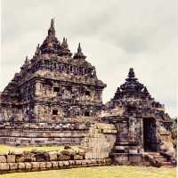 🌿✨ Plaosan Temple: Yogyakarta’s Twin Temples of Love & Harmony – A Solo Traveler’s Guide