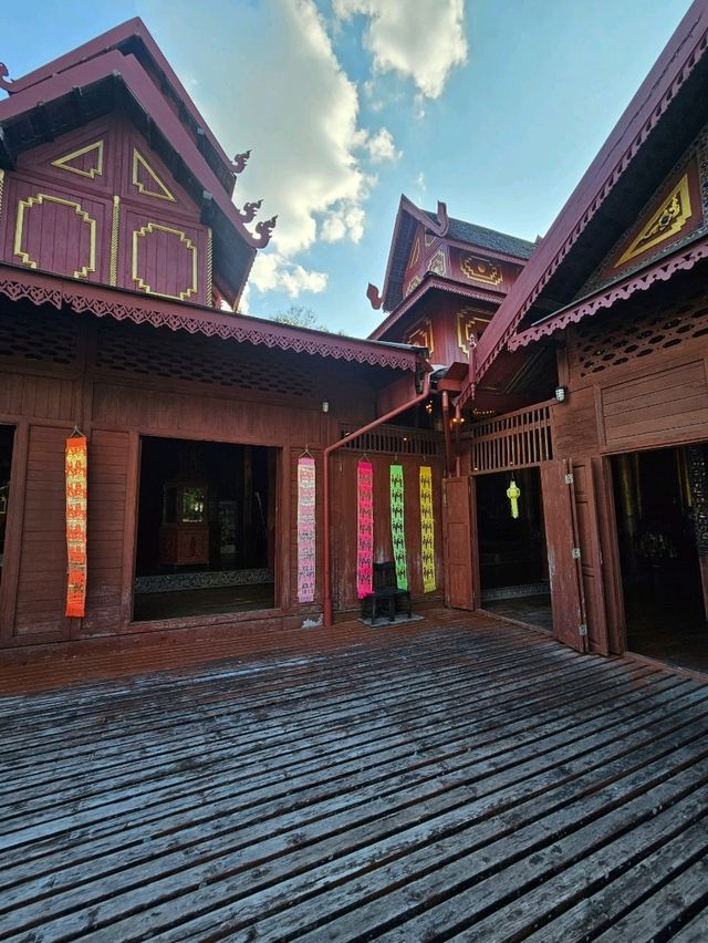 วัดจอมสวรรค์เป็นวัดเก่าแก่และสำคัญของจังหวัดแพร่ วัดจอมสวรรค์เป็นวัดเก่าแก่และสำคัญของจังหวัดแพร่