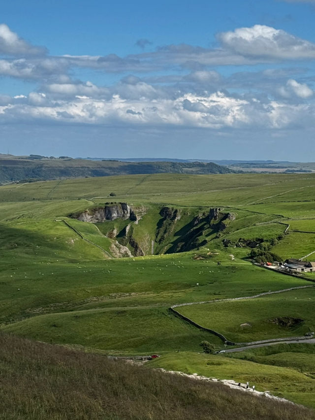 On the Road Through UK: Long Road Trip Itinerary – Peak District 