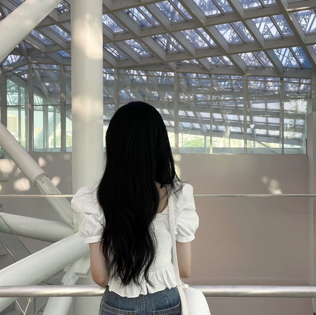 타이난 시립미술관 2관 — 오각 지붕 아래, 도시와 이어지는 미술 산책 🖼️🌿