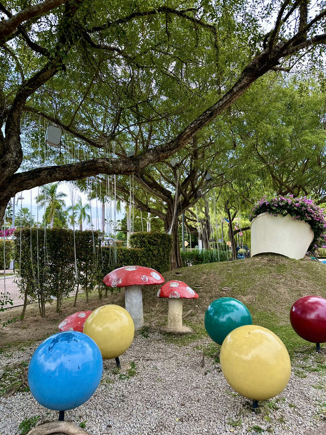 Sunny River Stroll🌿 Anjung Floria – Putrajaya’s Garden of Colors 