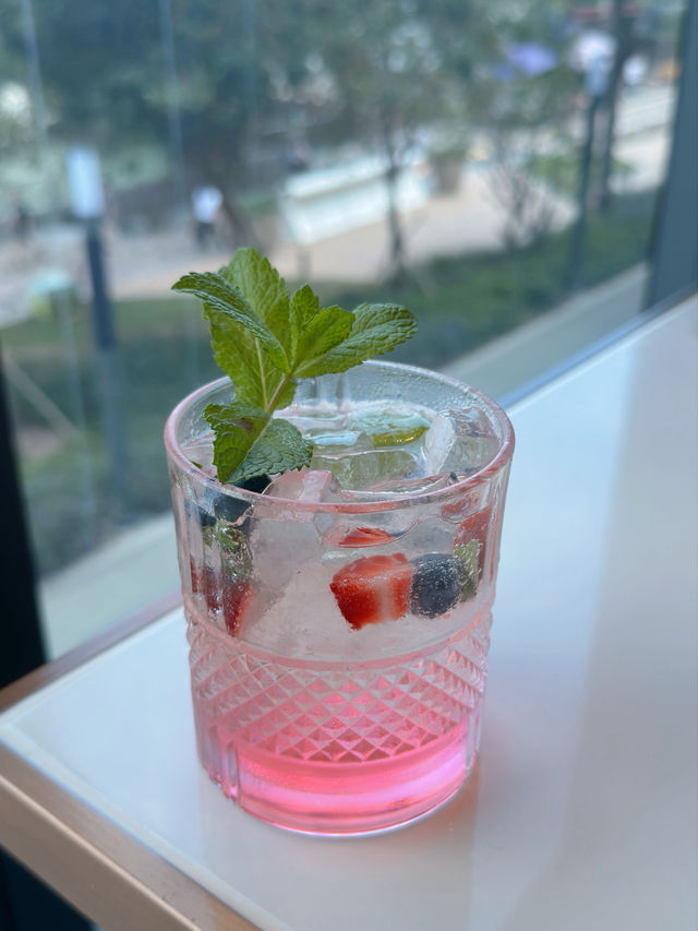 窗邊打卡位拍海景最靚📸  