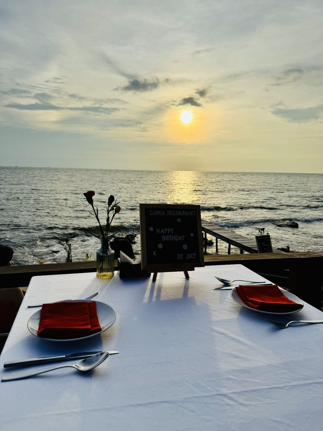 🌅💛 A Romantic Dinner by the Sea at Camia Restaurant