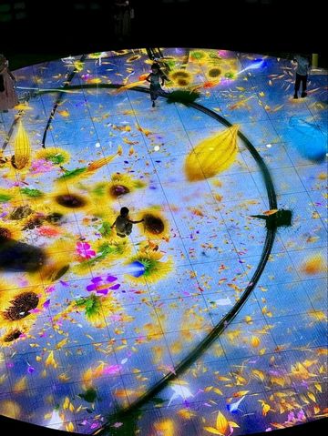 “Crystal Dream Galaxy at Marina Bay Sands” “Crystal Dream Galaxy at Marina Bay Sands”