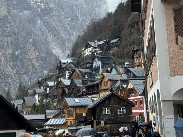 🏔️ HALLSTATT — AUSTRIA’S PICTURE-PERFECT WINTER VILLAGE ❄️🇦🇹