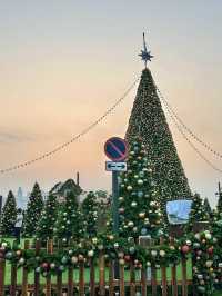 A Tinsel-Tide Arrival: Christmas at West Kowloon's Waterfront Threshold