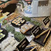 Paradise Buffet (THE NAME SAYS IT ALL)