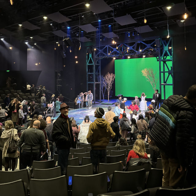 LA에서 소극장 공연보기! A Noise Within Theatre