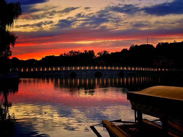 Perfect sunset glow, the white pagoda is photo amazing!