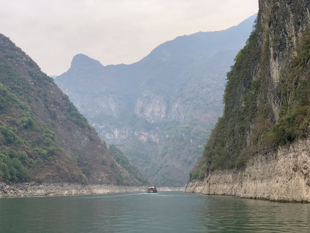 Little Three Gorges，cutting off the clouds and rain of Wushan