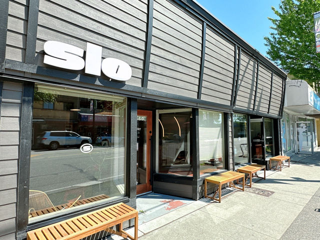 Vancouver에서 나름 유명한 핫한 카페 Slo coffee”