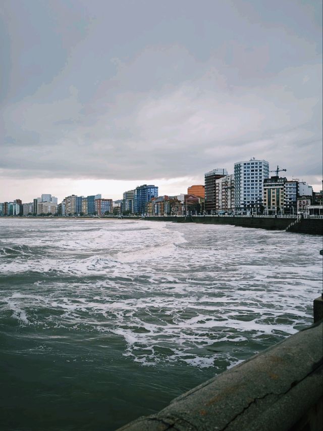 🌊 Gijón’s Stunning Coastline & Monuments! 🏛️☀️