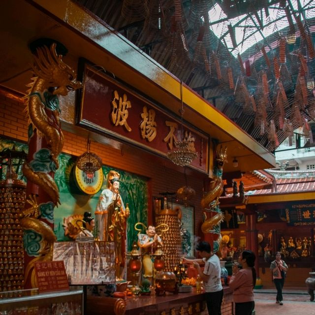The magic of Chua Quan Am 🇻🇳
